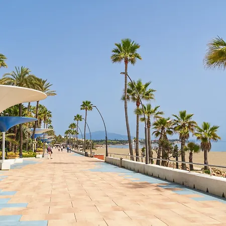 Ar4 Cosy, One-bed With Sea Views אסטפונה
