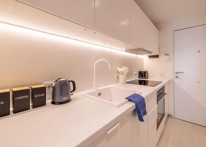 Ar4 Cosy, One-bed With Sea Views Appartement