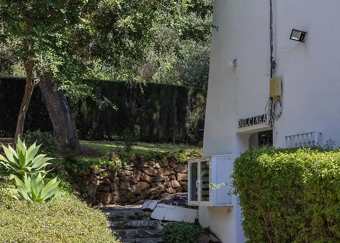 Ar4 Cosy, One-bed With Sea Views Apartment *