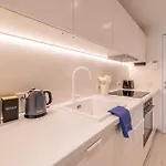 Ar4 Cosy, One-bed With Sea Views Apartment